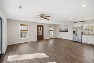 7621 Maple Pl in Murrayville, GA - Foto de edificio - Building Photo