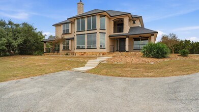 1940 Split Mountain in Canyon Lake, TX - Building Photo - Building Photo