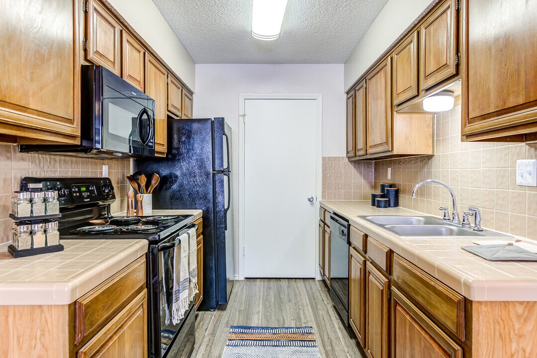 ReNew Holiday Hill® in Midland, TX - Building Photo