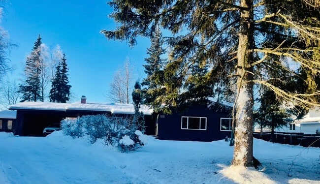 property at 2718 Lee St