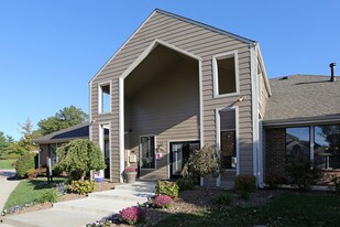 Cedar Springs Apartments in Louisville, KY - Building Photo