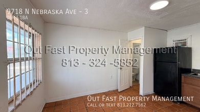 9718 N Nebraska Ave, Unit 3 in Tampa, FL - Foto de edificio - Building Photo