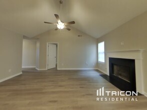 4461 White Rd in Douglasville, GA - Foto de edificio - Building Photo