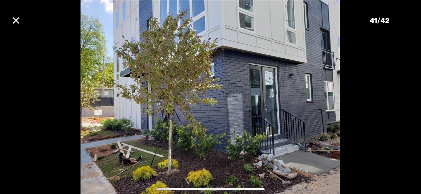 708 Banton Dr NW in Atlanta, GA - Building Photo
