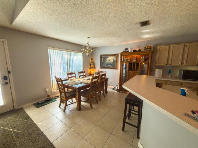 2381 Hilton Dr in Navarre, FL - Building Photo - Building Photo