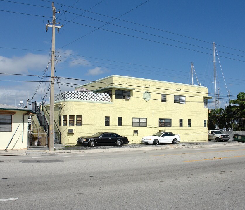 2200 Nebraska St in Hollywood, FL - Building Photo