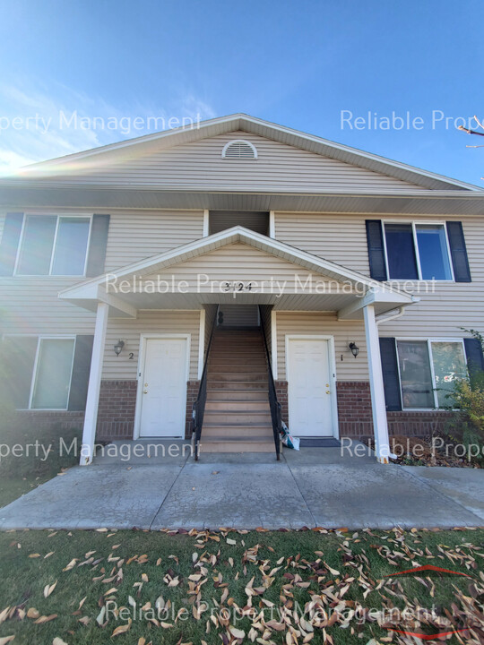 3124 E Chasewood Dr, Unit 1 in Ammon, ID - Foto de edificio