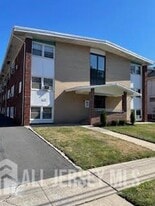 120 W 3rd Ave in Roselle, NJ - Building Photo