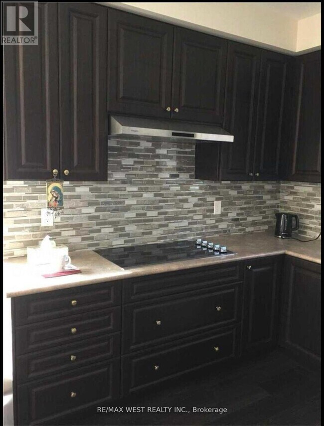 3052 Max Khan Blvd in Oakville, ON - Building Photo - Building Photo