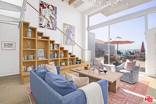 23536 Malibu Colony Rd in Malibu, CA - Building Photo