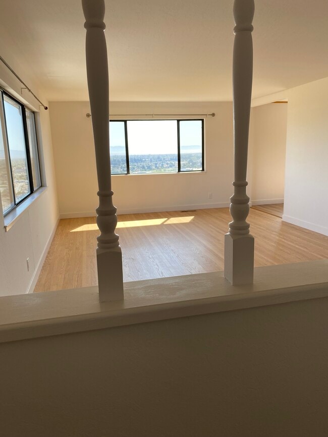 property at 2122 Pico Pl