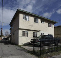 13127-13129 Vanowen St in North Hollywood, CA - Foto de edificio - Building Photo