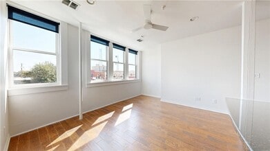 206 N Main St, Unit 123 in Bryan, TX - Building Photo - Building Photo