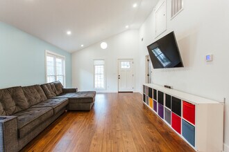 433 N Rocksprings St in Athens, GA - Building Photo - Building Photo
