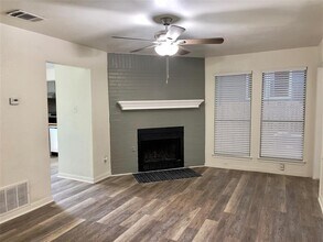 2003 Kenneth Ave in Austin, TX - Building Photo - Building Photo