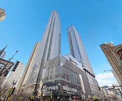 14 W Superior St in Chicago, IL - Building Photo