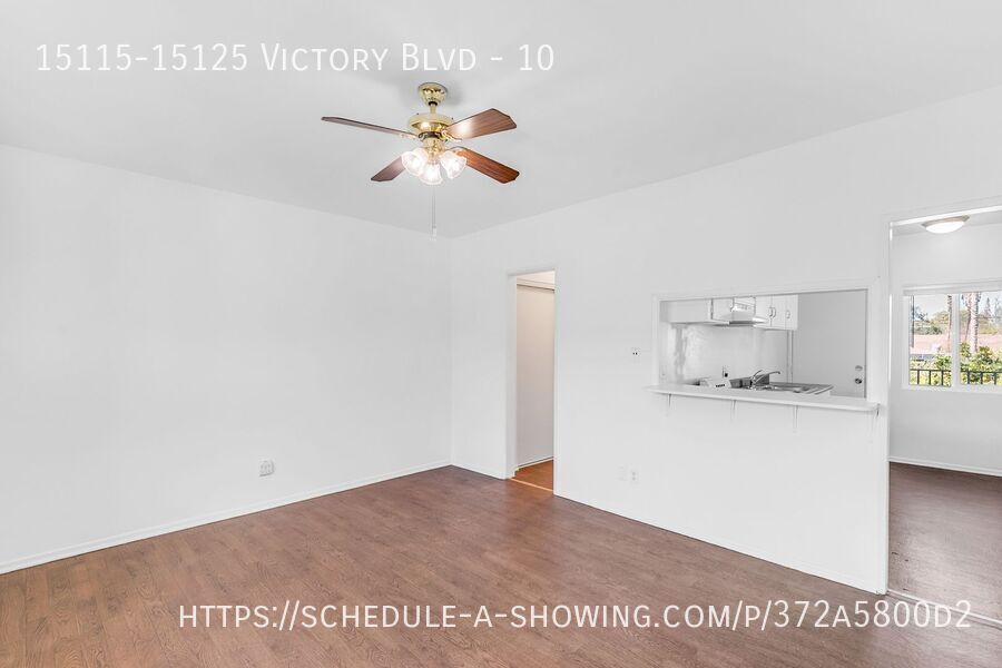 15115-15125 Victory Blvd in Los Angeles, CA - Building Photo