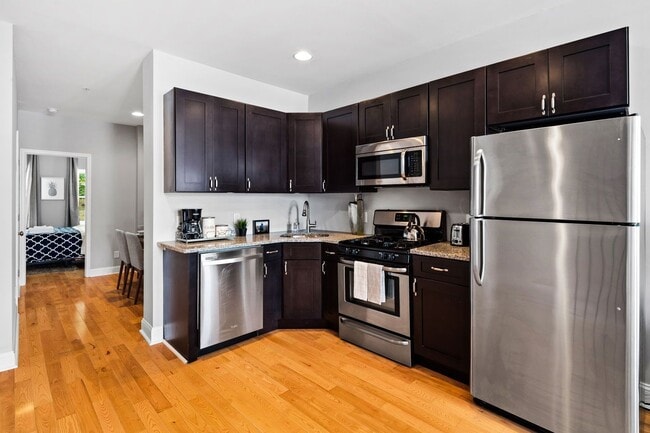 2551 Grays Ferry Ave in Philadelphia, PA - Building Photo - Building Photo