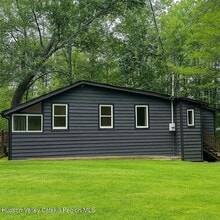 18 Country Club Ln in Woodstock, NY - Building Photo - Building Photo