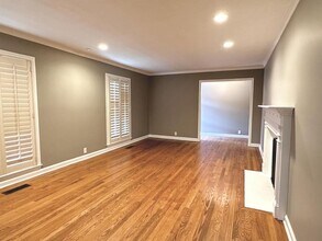 2530 Mirror Lake Dr in Fayetteville, NC - Building Photo - Building Photo