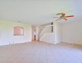 9840 Roundstone Cir in Ft. Myers, FL - Foto de edificio - Building Photo
