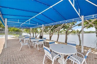 9091 Lime Bay Blvd in Tamarac, FL - Building Photo - Building Photo