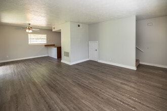 Ortega Village in Jacksonville, FL - Building Photo - Interior Photo
