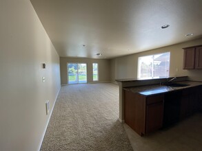 978 Point Brown Ave SE in Ocean Shores, WA - Building Photo - Building Photo