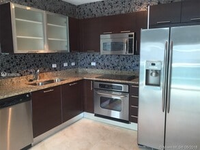 41 SE 5th St in Miami, FL - Foto de edificio - Building Photo