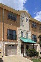 13420 Lyndhurst St in Austin, TX - Building Photo