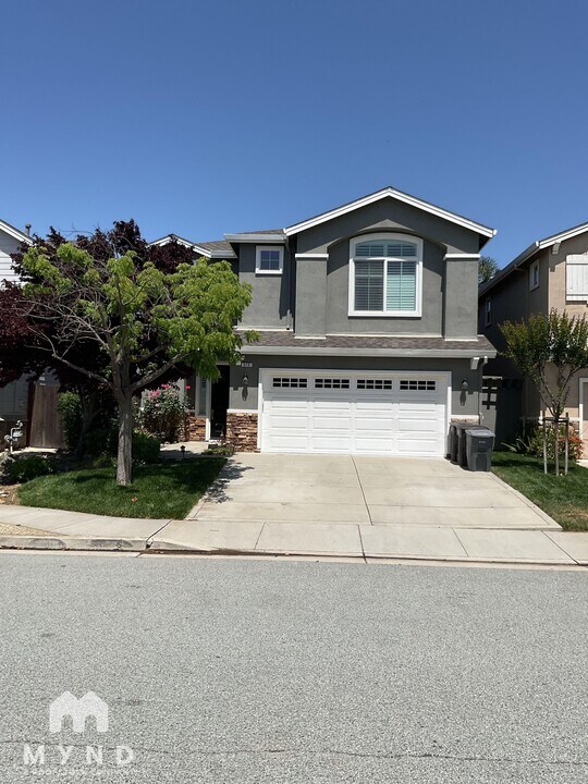 515 Calle Buena Vista in Morgan Hill, CA - Building Photo