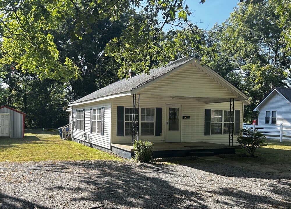 138 Fulton St in Martin, TN - Building Photo