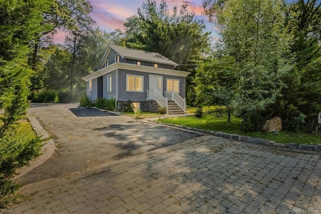 143 Rocky Point Landing Rd in Rocky Point, NY - Building Photo - Building Photo