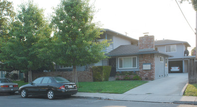 2077 Sahara Way in Santa Clara, CA - Building Photo - Building Photo