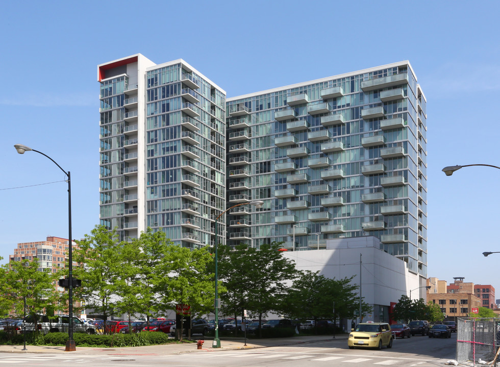 R+D659 in Chicago, IL - Building Photo