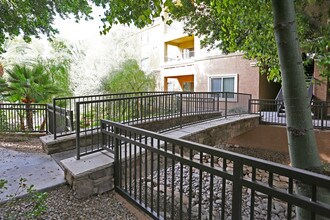 Regents at Scottsdale in Scottsdale, AZ - Foto de edificio - Building Photo