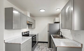 3921 Peterkin Ave, Unit Peterkin Ave Unit 4 in Anchorage, AK - Foto de edificio - Building Photo