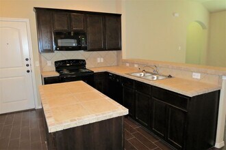 298 Rosalie Dr in New Braunfels, TX - Building Photo - Building Photo