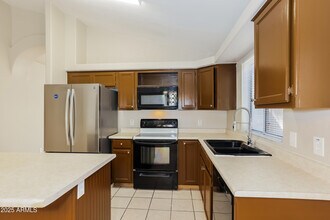 118 W Villa Theresa Dr in Phoenix, AZ - Building Photo - Building Photo