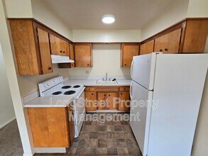 915 SW Adams Ave in Corvallis, OR - Building Photo - Building Photo