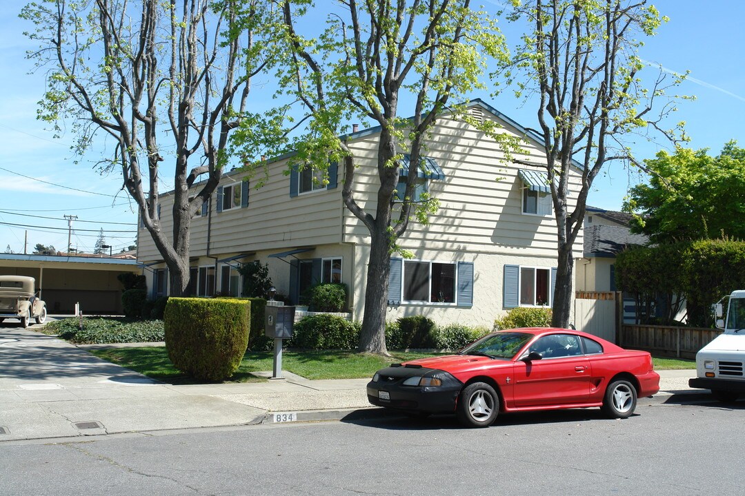 834 Opal Dr in San Jose, CA - Foto de edificio