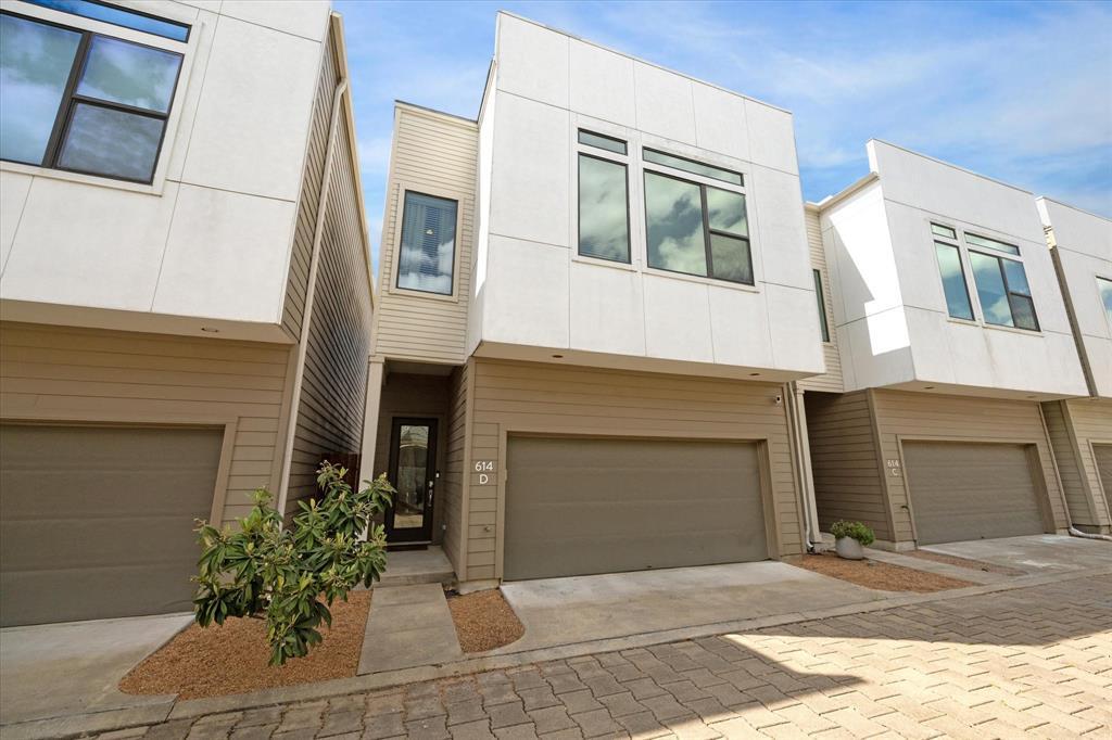 614 Thornton Rd in Houston, TX - Building Photo