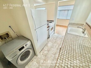417 Federal Ave E in Seattle, WA - Building Photo - Building Photo