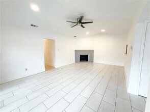 7528 Thistle Ln in Dallas, TX - Building Photo - Building Photo