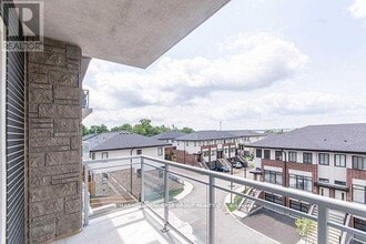 16 Markle Cres in Hamilton, ON - Building Photo - Building Photo