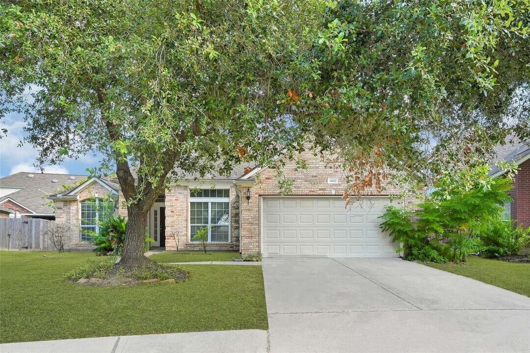 19622 Sunrise Chase Way in Houston, TX - Building Photo