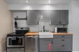 1326 Westend Ave in Colorado Springs, CO - Foto de edificio - Building Photo