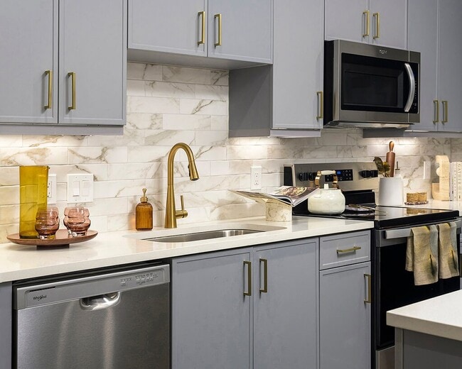 Wayfern Apartments in Sandy Springs, GA - Foto de edificio - Building Photo