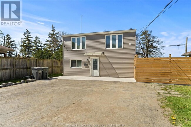 3273 Clemenceau Blvd in Windsor, ON - Building Photo - Building Photo