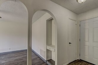 4401 Meadowoak Dr in Midwest City, OK - Building Photo - Building Photo